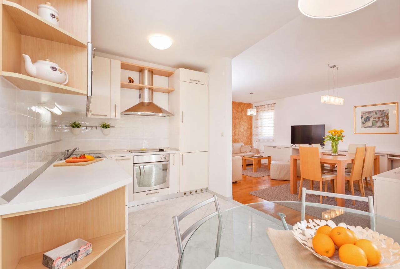 Comfortable Apartment Laura Lapad With Garage ดูบรอฟนิก ภายนอก รูปภาพ