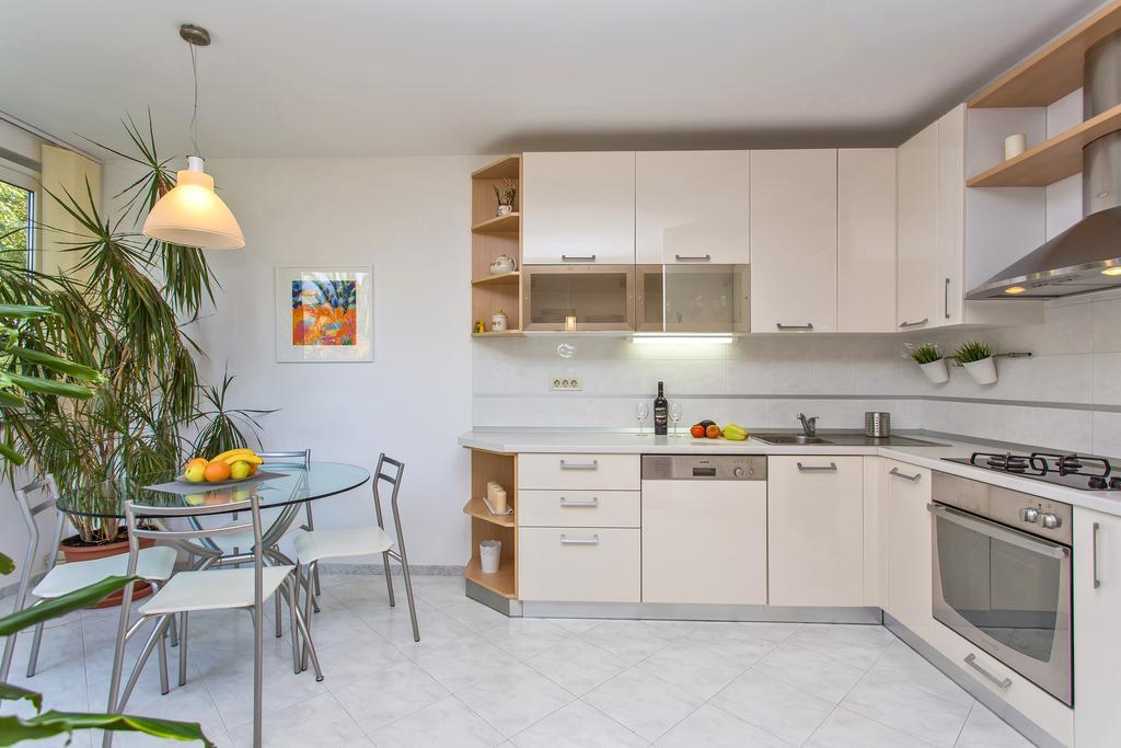Comfortable Apartment Laura Lapad With Garage ดูบรอฟนิก ภายนอก รูปภาพ
