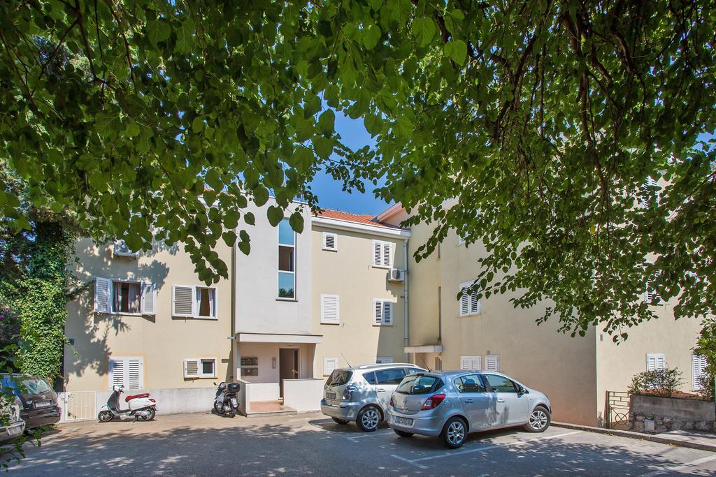 Comfortable Apartment Laura Lapad With Garage ดูบรอฟนิก ภายนอก รูปภาพ