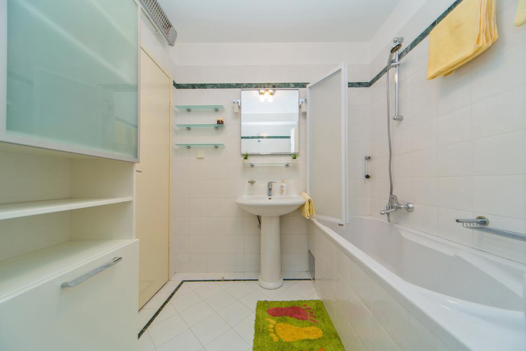 Comfortable Apartment Laura Lapad With Garage ดูบรอฟนิก ภายนอก รูปภาพ