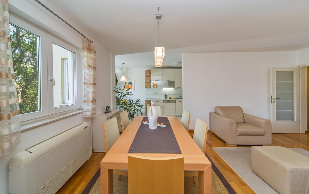 Comfortable Apartment Laura Lapad With Garage ดูบรอฟนิก ภายนอก รูปภาพ