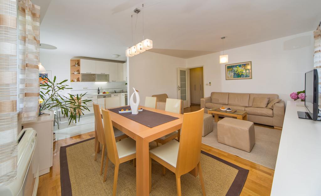 Comfortable Apartment Laura Lapad With Garage ดูบรอฟนิก ภายนอก รูปภาพ